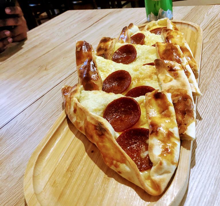 Helen Döner Pizza